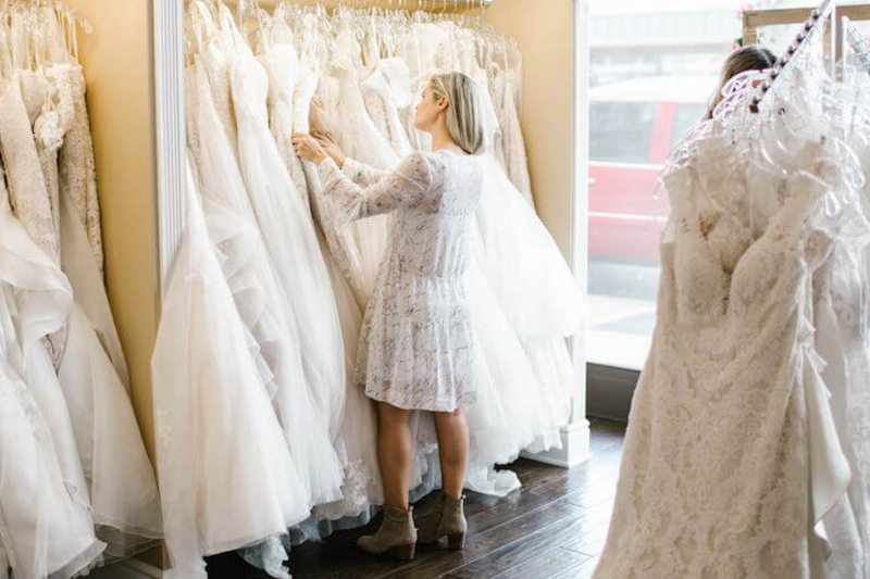 Hair and Makeup Tips for Wedding Dress Shopping. Desktop Image