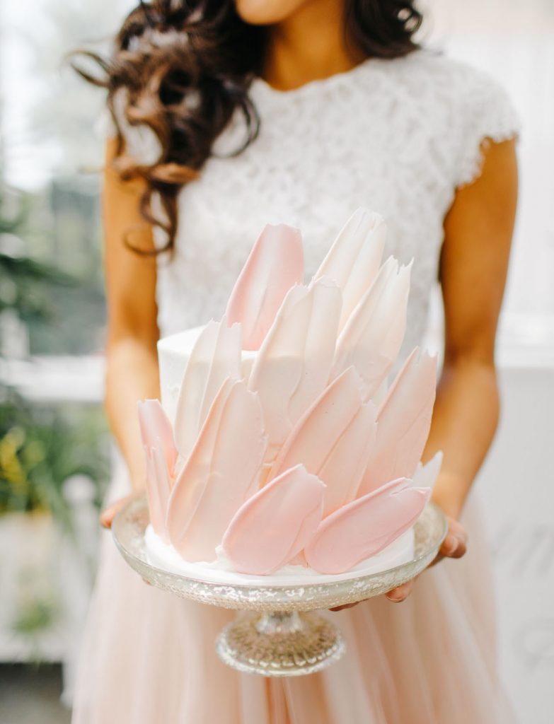 BrushStroke Wedding Cakes. Desktop Image