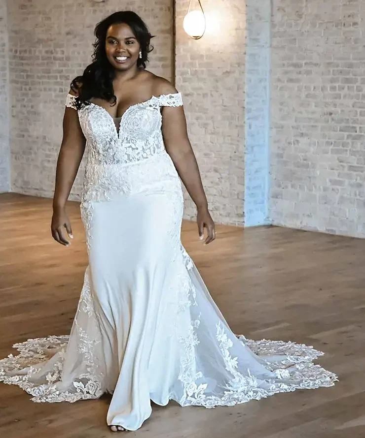 Plus-Size Wedding Dresses Image