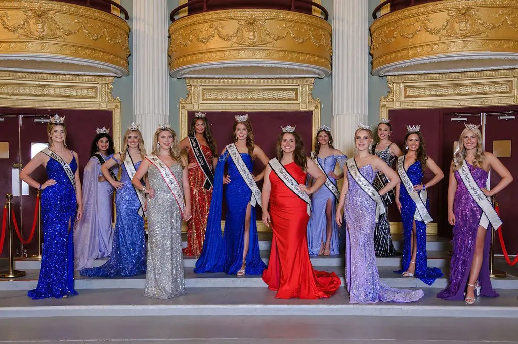 pageant photo as group